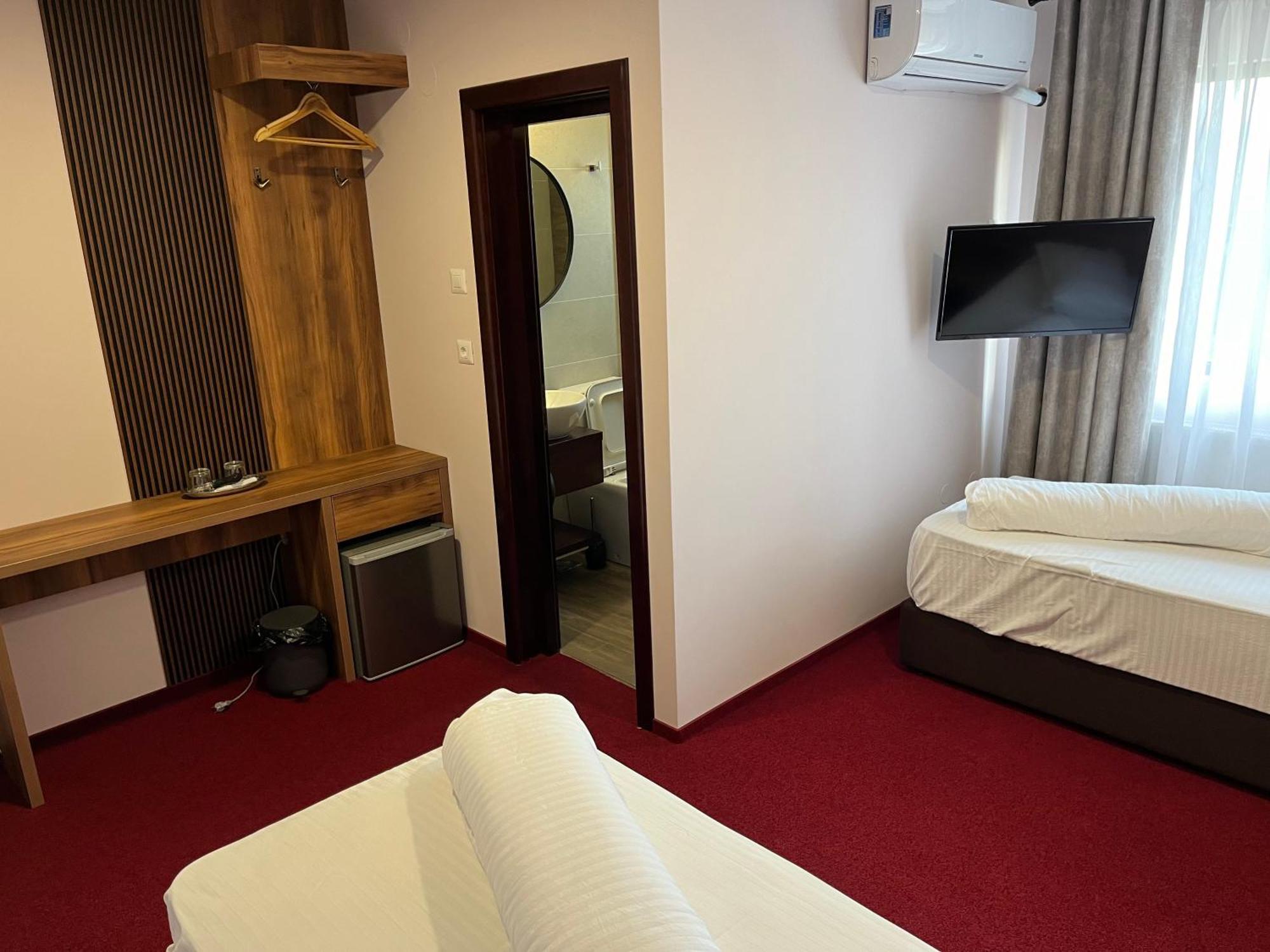 Pension Florica Pitesti Exterior photo